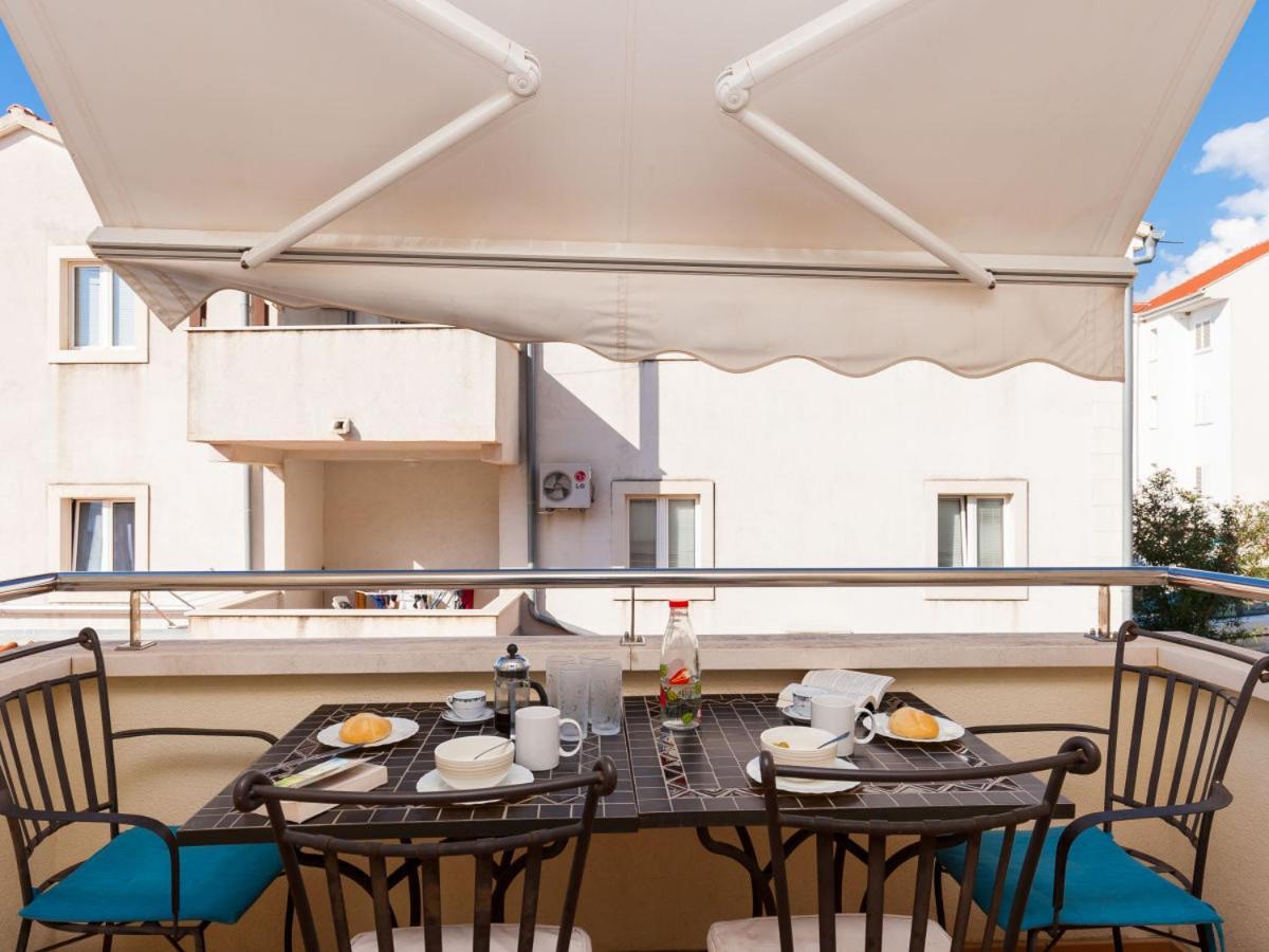 Apartment Ella Sea View Bol Bagian luar foto
